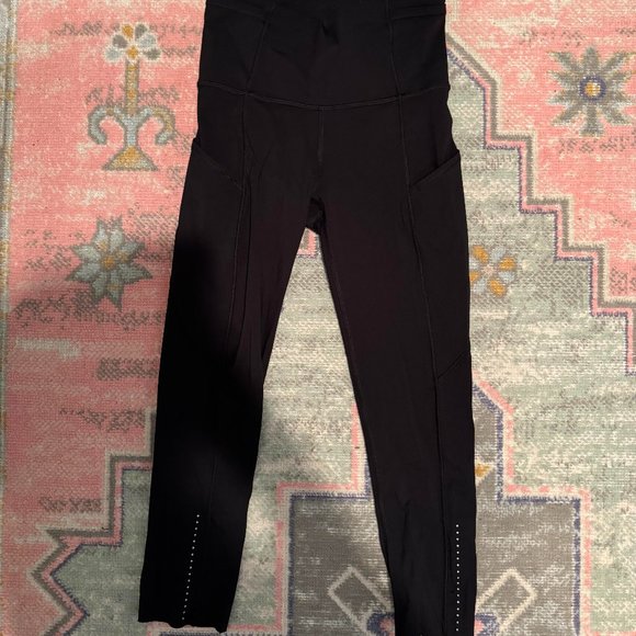 Lululemon Black Cropped Leggings - Picture 1 of 1